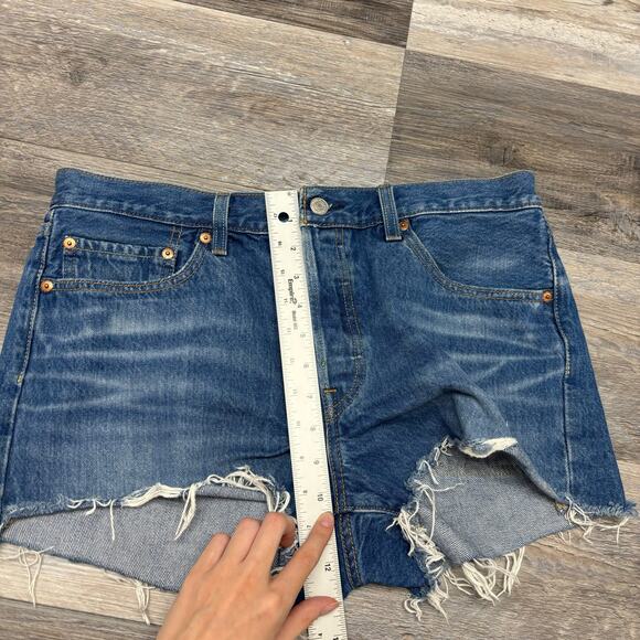 Levis Shorts‎ Premium 501 Blue Womens 31 Button Fly Distressed Denim Jean Jorts - Picture 10 of 12